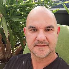 Hi Guys, As a newbie to the Engine software, I have filled an SD card with  music, currently 100 directories with 999 tracks per directory, and using  Engine (Windows PC) I have