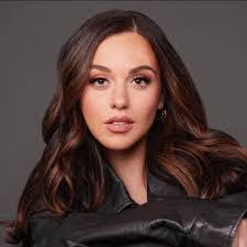 Robert Wyzykowski's Instagram, Twitter & Facebook