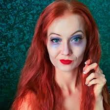 After you've washed the bleach off, apply the. Do You Have To Bleach Your Hair To Dye It Red Or Burgundy