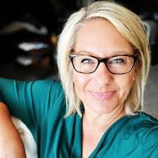 Tessa Voss's Instagram, Twitter & Facebook