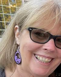 Black plastic folder DIY projects with vinyl