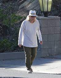 Angeline dickinson is an american actress. Hollywood Icon Angie Dickinson 86 Seen Outside La Home Daily Mail Online