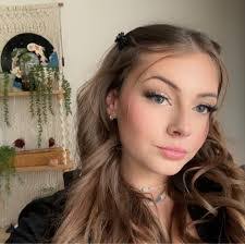 Savannah Rose's Instagram, Twitter & Facebook