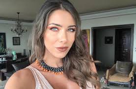 وُلدت من أبوين لبنانيين هاجرا إلى أستراليا خلال الحرب الأهلية اللبنانية كان والداها يعملان مع رئيس الوكالة المنظّمة والراعية لحفلة انتخاب ملكة جمال لبنان في أستراليا. ÙÙŠØ¯ÙŠÙˆ Ø¯Ø§Ù†ÙŠÙŠÙ„Ø§ Ø±Ø­Ù…Ø© ØªØ­ØªÙÙ„ Ø¨Ø¹ÙŠØ¯ Ù…ÙŠÙ„Ø§Ø¯ Ø§Ø¨Ù†Ø© Ø´Ù‚ÙŠÙ‚ØªÙ‡Ø§ Ø§Ù„Ø±Ø§Ù‚ÙŠØ©