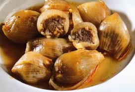 Soğan dolması kendine has nefis lezzeti olan güzel bir yemeğimiz. Sogan Dolmasi Pratik Yemek Tarifi