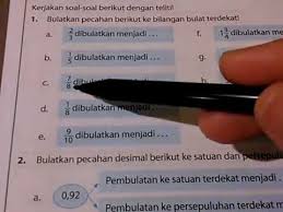 Ke bawah menjadi bilangan 0 c. Pembulatan Pecahan Murni Ke Satuan Terdekat 02 Youtube