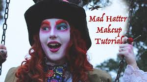 My makeup routine for my Mad Hatter cosplay! To see full photoshoot go to  http://aimeemonk.com Photos by Beth Hamilton edited by Aimee Monk