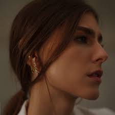 Olivia Gold Minimal Earring
