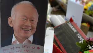 Tributes stream in as Singaporeans mourn death of Mr Lee Kuan Yew