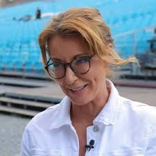 Fotók: arcpirítóan rövid aranyruhát adtak Lilura a VV7 döntőjében