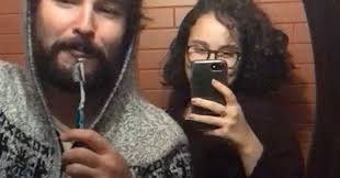 "Dessa água não bebereis", disse o Gabriel de 2020 se referindo a quem  começou a namorar na quarentena. Mal sabia ele que não ia demorar muito pra  Helena aparecer. Foi uma sequência de coincidências e ...