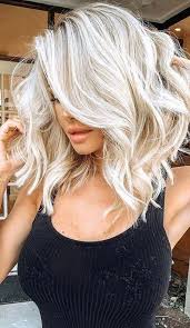 Light Blonde Hair Cute Short Haircuts And Styles Women Shorthairstylesforwomen In 2020 Medium Length Hair Styles Light Blonde Hair Thick Hair Styles