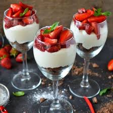 Tiramisu A La Fraise Au Calvados Recette Tiramisu Fraise Recette Alimentation