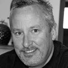 Doug Muench's Instagram, Twitter & Facebook