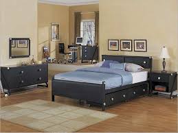 Costruitevi una piattaforma e dormiteci sopra! Come Appendere I Quadri In Camera Da Letto Design Mag