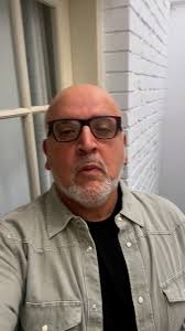 ElValorDeLaVerdad. ¿Alguien hubiera imaginado que el sex symbol de los 90  ha padecido la cárcel, el hambre y la enfermedad?Este domingo después de  Panorama, el testimonio estremecedor que nadie vio venir.El Valor