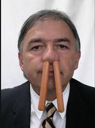 LA PLAQUE TOURNANTE (composers and sound artists Frédéric Acquaviva and  Loré Lixenberg) are happy to present every first saturday of the month  (from April 5 to Dec 6) a series of exhibitions