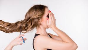 Un esempio sono i tagli capelli scalati dietro lunghi davanti con. La Guida Per Tagliare I Capelli Da Sola A Casa Consigli E Come Fare