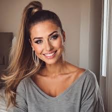 Carissa Keely's Instagram, Twitter & Facebook