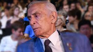 Lanovoy's honours include the kgb prize, the lenin prize, and the title of people's artist of the ussr. Qab Mxaj8 Rdym