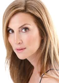 Julie Claire's Instagram, Twitter & Facebook