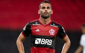 Fora da bolha esportiva, no entanto, ela é um fenômeno de audiência há três anos, sendo mais seguida que o próprio jogador nas redes sociais. Thiago Maia Opera O Joelho Nesta Quinta Feira E Desfalca O Flamengo Por No Minimo Quatro Meses