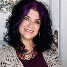 Cute Scarecrow Wreath! 🧡🎃  https://myincrediblerecipes.com/amazing-halloween-fall-ideas-you-will-adore/  We Love this idea! 🍂🍁 Get More of the Best Fall ideas now: ⭐️