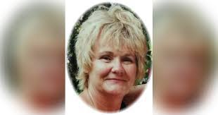 Paula Ginter's Instagram, Twitter & Facebook