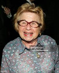 156 foto e immagini ad alta risoluzione di Ruth Webber