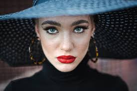 Greta. https://www.instagram.com/tomaszskorzewski/