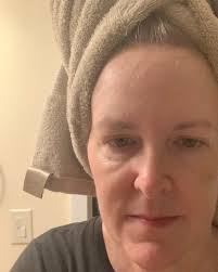 Influenster and NeoStrata sent me free-to-review skincare from their  Exuviance Age Reverse line. I attempted to use the products