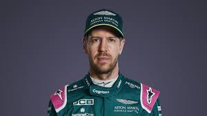 Tras el fin de semana más perfecto de vettel, llegó la primera decepción del año en abu dabi , el circuito donde se proclamó campeón del mundo. Sebastian Vettel F1 Driver For Aston Martin