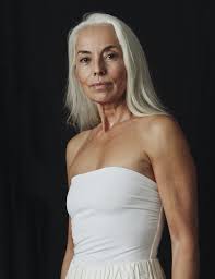 61 Years Old Model Looks Incredible Page 14 Of 20 Healthy Sporty Beautiful Women 60 Year Old Woman 70 Year Old Women