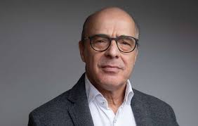 Żurek wchodzi na Facebook. Opowiada o "autorytaryzmie" i... próbuje  dowcipkować. "Żurek nie jest zupą pomidorową"  https://wpolityce.pl/polityka/742416-zurek-na-facebooku-opowiada-o-autorytaryzmie-i-zupie