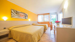 Maybe you would like to learn more about one of these? Hotel Al Pescador Un Comodo E Accogliente Hotel A Lazise Lago Di Garda Zimmer