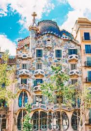 Casa Batllo Barcelona A House Designed By Architect Antoni Gaudi Interestingasfuck In 2020 Barcelona Spain Travel Places To Travel Travel Aesthetic