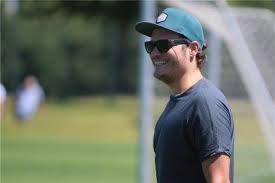 Join facebook to connect with edin terzić and others you may know. Edin Terzic Favre S New Assistant Coach Examines The U23 Of Bvb Buzz09 Deine Bvb Timeline
