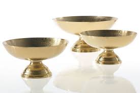 Antique Gold Compotes For The Larger Centerpieces As Part Of Collection On Long Tables Accent Decor Gold Bowl Large Centerpiece