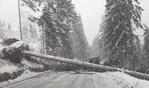 Cod roşu de ninsori şi viscol. Cod Rosu In 2 Judete Din Romania Si Cod Portocaliu In 18 Vantul Va Sufla Cu 170 Km H