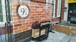 Desde el año 2000 ac, los seres humanos han contado utilizando 10 dígitos (0, 1, 2. Distrutto Il Binario 9 E 3 4 Di Harry Potter A Chivasso Quotidiano Piemontese
