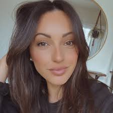 Chan Maxon (@beautyby.chan) • Instagram photos and videos