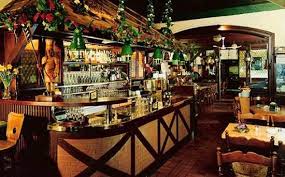 Pin Von Helga Rahim Auf Berlin Munchen Hamburg Dusseldorf Koln Stuttgart Restaurant Berlin Restaurant Holz Panele