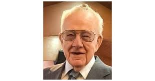 Anne Gault's Instagram, Twitter & Facebook