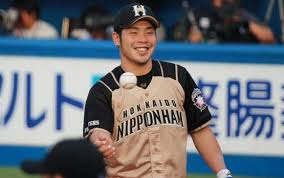 近藤選手が捕手として活躍するために、ライバルとなるのはやはり大野翔太選手、そして市川友也選手だろう。 近藤選手が一軍に定着した2014年以降の捕手としての出場試合数を見てみると、 近藤健介:75試合 (2014年16試合 2015年58試合 2016年1試合) è¿'è—¤å¥ä»‹ æ—¥æœ¬ãƒãƒ  ã®èº«é•· å¹´æ£'ã¯ çµå©šã‚„ã‚¿ãƒã‚³ã‚'å¸ã£ã¦ã‚‹ã¨ã„ã†å™‚ã‚‚ Okawari