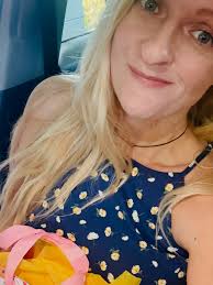 Happy Saturday and Happy Hair Day! Lol! Always love how my hair feels after  getting it done 🥰. Thanks @its_heathers_world #happysaturday #saturday  #saturdayvibes #saturdaymorning #happyhairday #gotmyhairdone #happy #enjoy  #sosoft #feelsgood ...