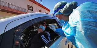 Για το συγκεκριμένο θέμα, η καθηγήτρια πνευμονολογίας και εντατικής θεραπείας στο εκπα και στο νοσοκομείο. Kotanidoy La8os Apofaseis Pairnei H Epitroph Loimw3iologwn