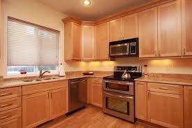 Light Maple Kitchen Cabinets Maple Cabinets With Granite Countertop Kitchen Cabinets And Granite Maple Kitchen Cabinets Craftsman Kitchen Cabinets