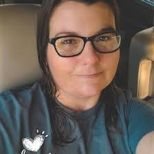 Kimberly Bragg's Instagram, Twitter & Facebook