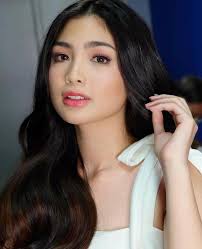November 25, 1999) is a filipina television actress, singer, vlogger and painter. Picture Of Heaven Peralejo