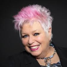 Colleen Coll's Instagram, Twitter & Facebook